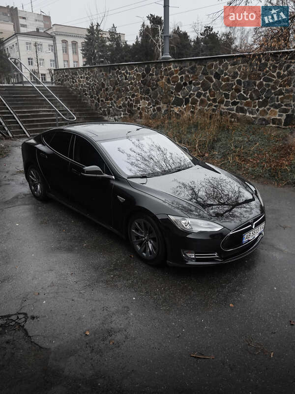 Лифтбек Tesla Model S 2013 в Виннице фото 9 Лифтбек Tesla Model S 2013 в Виннице