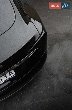Ліфтбек Tesla Model S 2013 в 