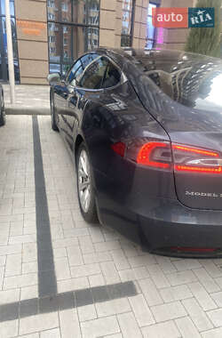 Лифтбек Tesla Model S 2017 в 