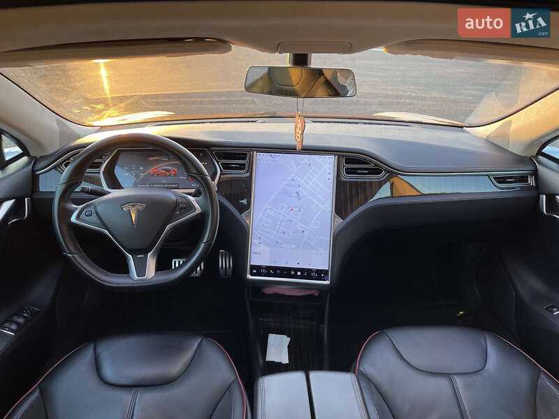 Ліфтбек Tesla Model S 2013 в Києві
