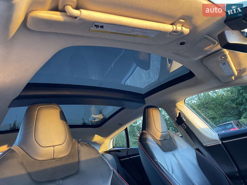 Ліфтбек Tesla Model S 2013 в Києві