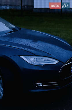 Ліфтбек Tesla Model S 2015 в 