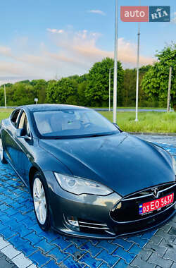 Ліфтбек Tesla Model S 2015 в 