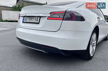 Лифтбек Tesla Model S 2015 в 