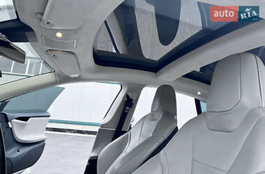 Лифтбек Tesla Model S 2015 в 