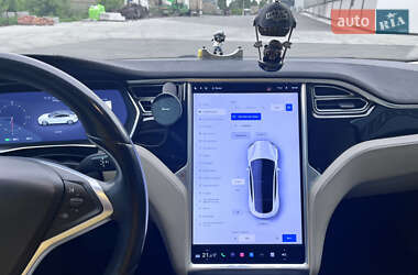 Лифтбек Tesla Model S 2015 в 