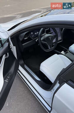 Лифтбек Tesla Model S 2019 в 