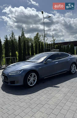 Лифтбек Tesla Model S 2015 в 