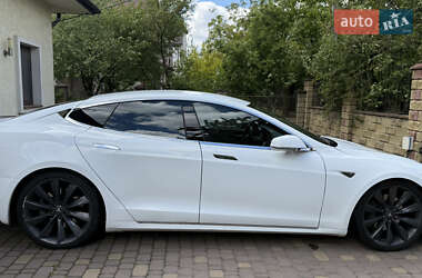 Лифтбек Tesla Model S 2016 в 