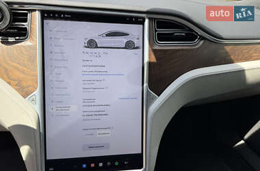 Лифтбек Tesla Model S 2016 в 
