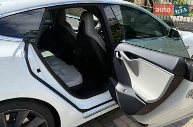 Лифтбек Tesla Model S 2016 в 