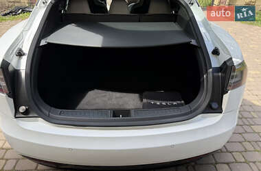 Лифтбек Tesla Model S 2016 в 
