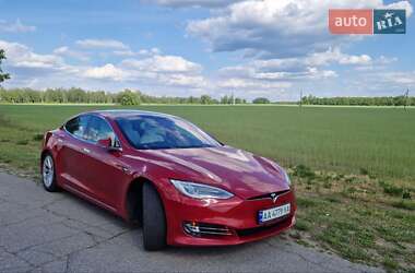Лифтбек Tesla Model S 2017 в 