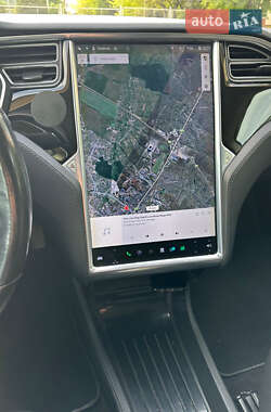 Лифтбек Tesla Model S 2015 в 