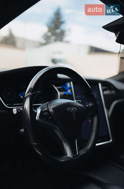 Лифтбек Tesla Model S 2017 в 