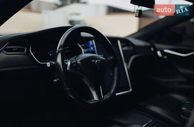 Лифтбек Tesla Model S 2017 в 
