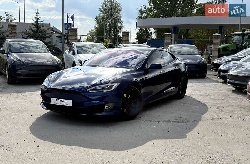 Лифтбек Tesla Model S 2019 в Виннице