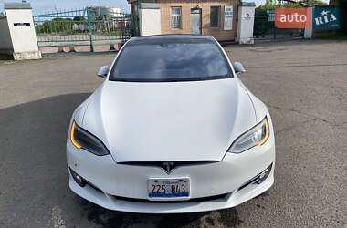 Ліфтбек Tesla Model S 2016 в 