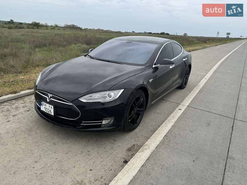Ліфтбек Tesla Model S 2014 в Миколаєві