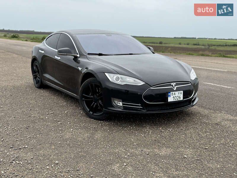 Ліфтбек Tesla Model S 2014 в Миколаєві