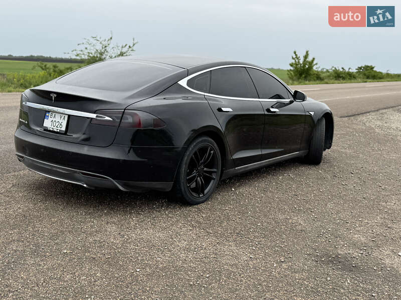 Ліфтбек Tesla Model S 2014 в Миколаєві