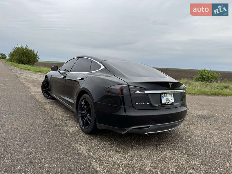 Ліфтбек Tesla Model S 2014 в Миколаєві