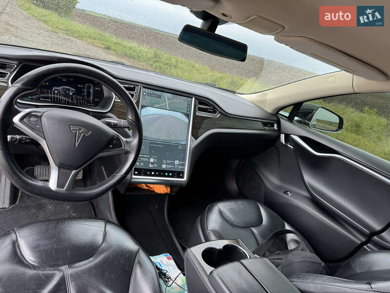 Ліфтбек Tesla Model S 2014 в Миколаєві