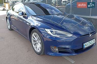Лифтбек Tesla Model S 2016 в Киеве