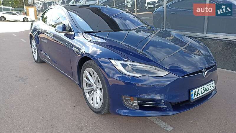 Tesla Model S 2016