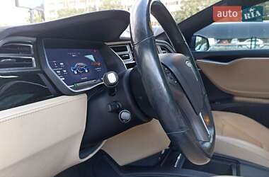 Ліфтбек Tesla Model S 2016 в 