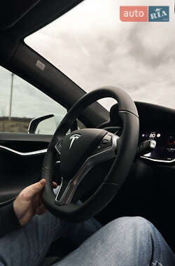 Лифтбек Tesla Model S 2016 в 