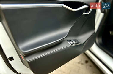 Лифтбек Tesla Model S 2014 в 