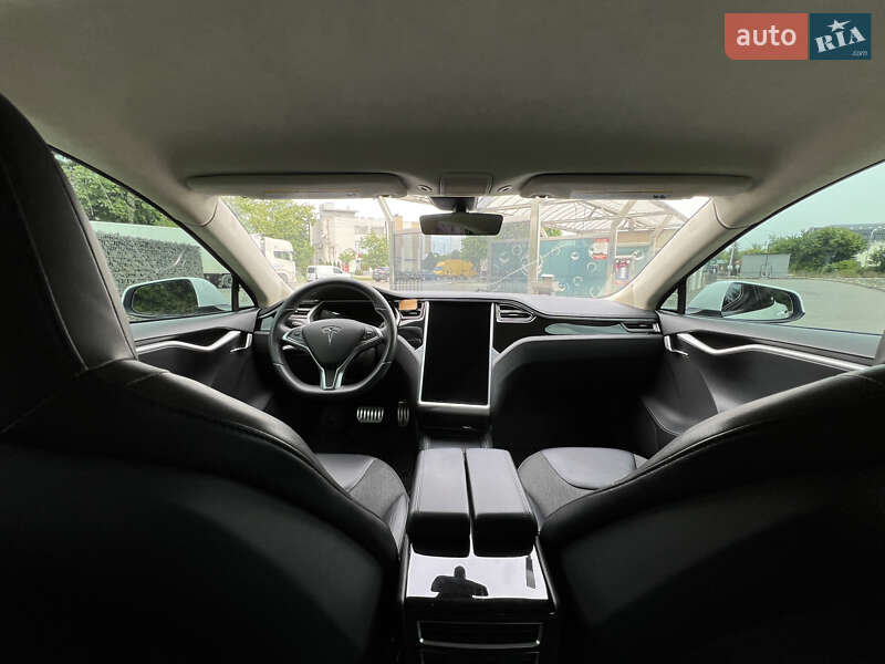 Лифтбек Tesla Model S 2014 в Ивано-Франковске