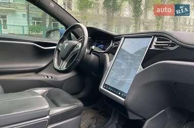 Ліфтбек Tesla Model S 2015 в 