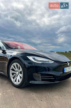 Лифтбек Tesla Model S 2017 в 