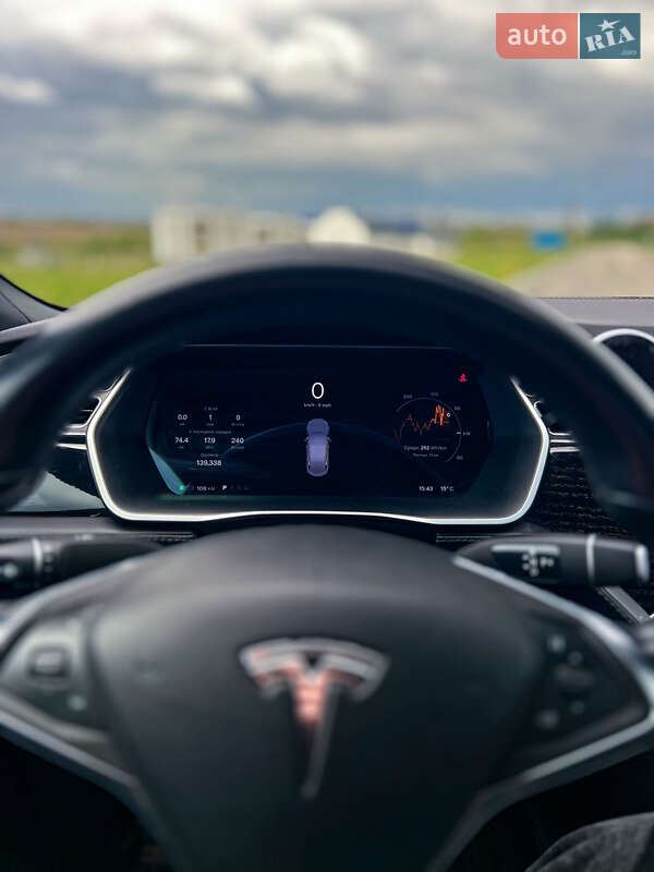 Ліфтбек Tesla Model S 2017 в Рівному