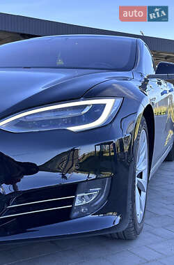 Ліфтбек Tesla Model S 2017 в Виноградові