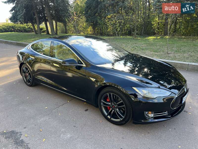 Лифтбек Tesla Model S 2015 в Житомире фото 15 Лифтбек Tesla Model S 2015 в Житомире