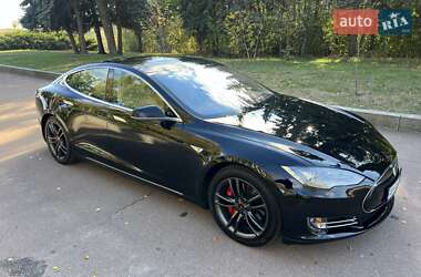 Лифтбек Tesla Model S 2015 в 