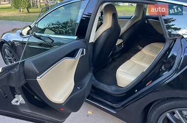 Лифтбек Tesla Model S 2015 в 