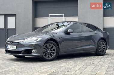Лифтбек Tesla Model S 2017 в 