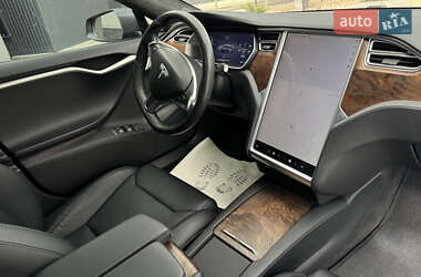 Лифтбек Tesla Model S 2017 в 