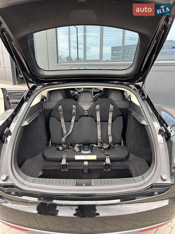 Лифтбек Tesla Model S 2014 в Киеве