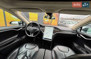 Лифтбек Tesla Model S 2014 в 
