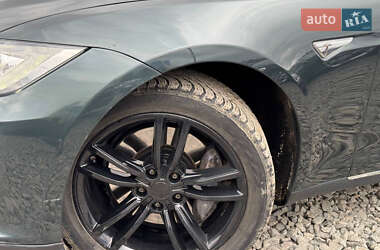 Лифтбек Tesla Model S 2014 в 