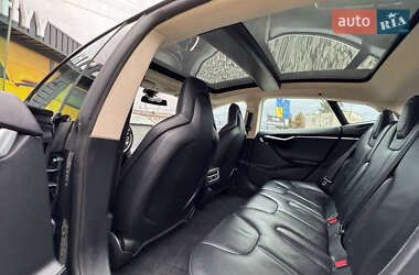 Лифтбек Tesla Model S 2014 в 