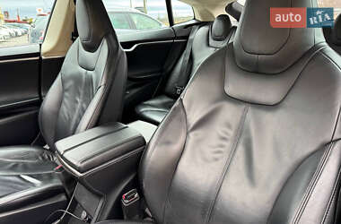 Лифтбек Tesla Model S 2014 в 