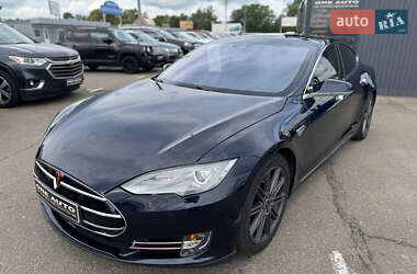 Лифтбек Tesla Model S 2015 в Киеве