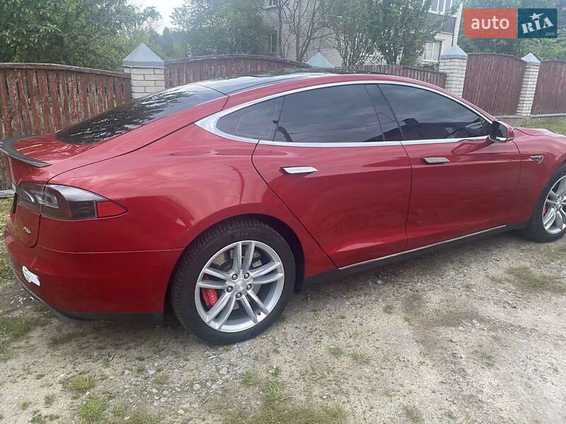 Лифтбек Tesla Model S 2014 в Житомире