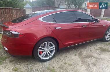 Лифтбек Tesla Model S 2014 в 